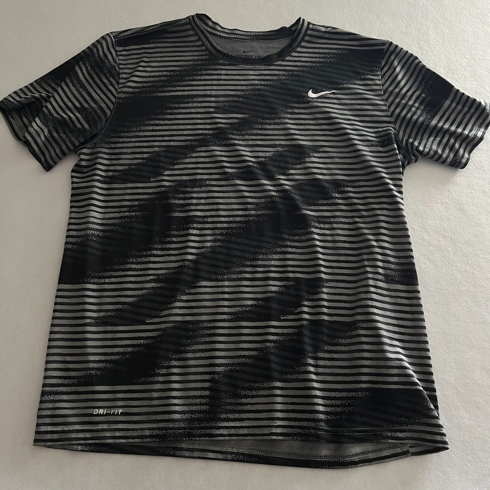 Nike Tee Dri-Fit Men's XL Stripe Silver and Black Shirt